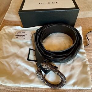 Gucci Black Leather Belt with Ornate Silver Buckle